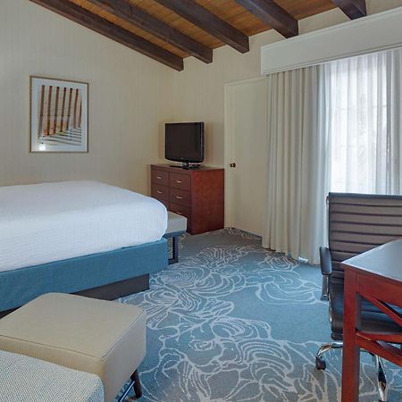 Best Western Plus Carpinteria Inn Экстерьер фото