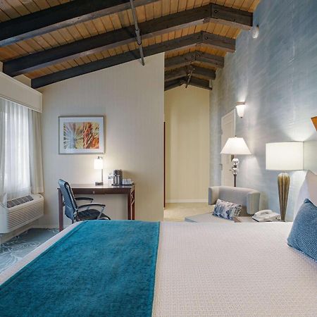 Best Western Plus Carpinteria Inn Экстерьер фото
