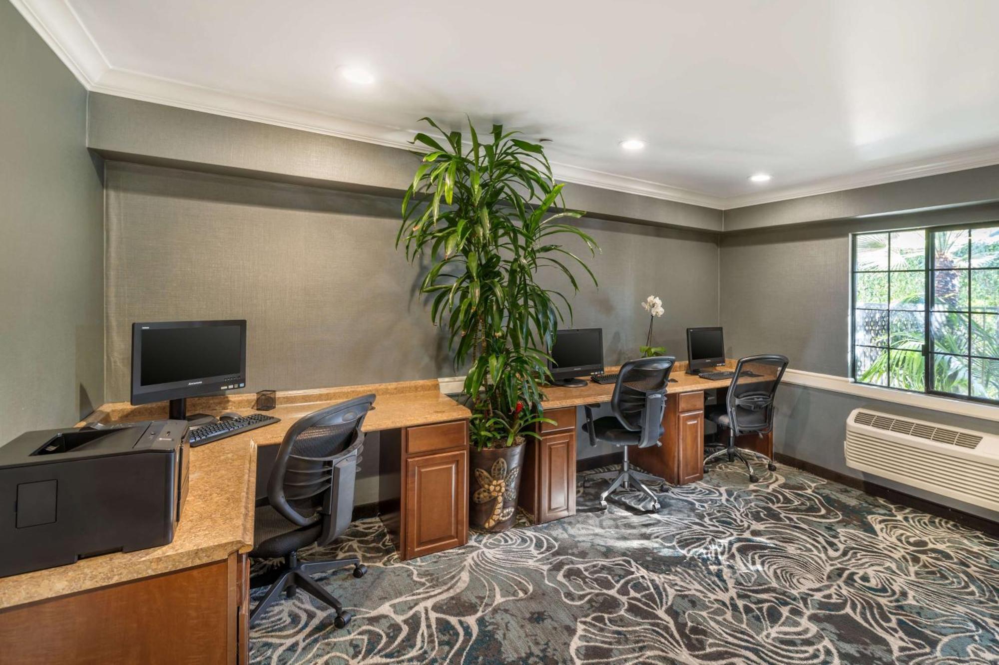 Best Western Plus Carpinteria Inn Экстерьер фото